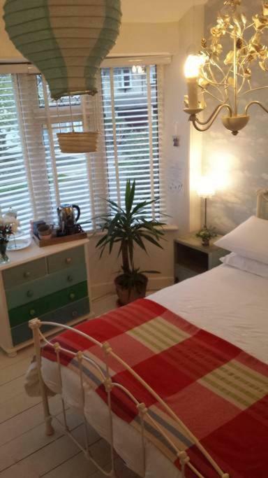 Heavenly Retreat Apartment Corsham Bagian luar foto